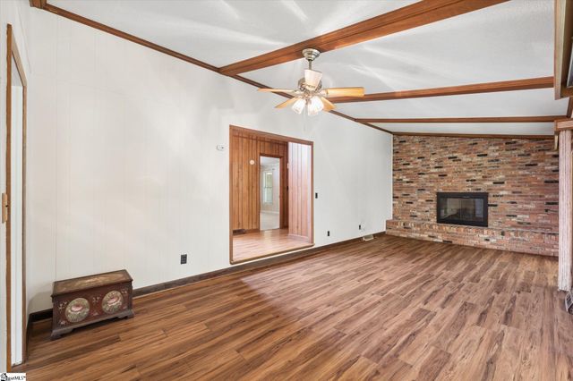 105 Derby Lane, Clinton, SC 29325