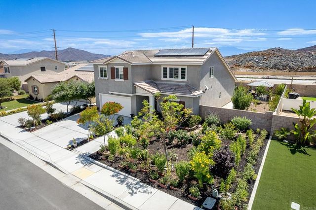 29852 Windmill Farms Rd, Winchester, CA 92596