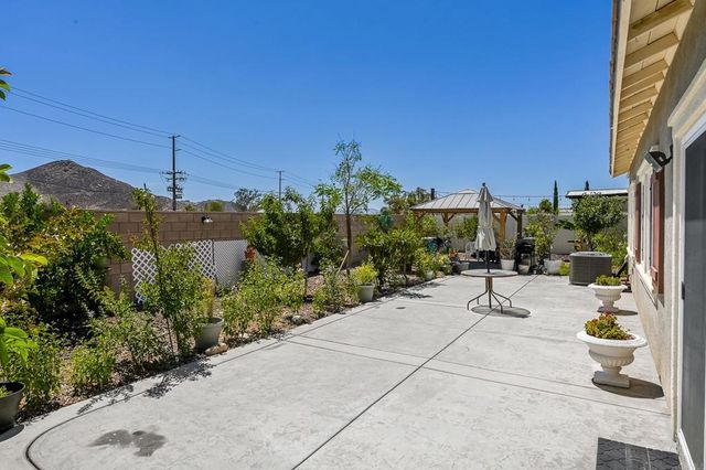 29852 Windmill Farms Rd, Winchester, CA 92596