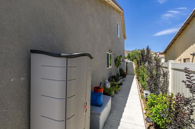 29852 Windmill Farms Rd, Winchester, CA 92596