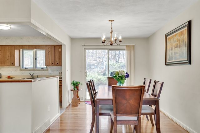 19 April Ln 19, Lexington, MA 02421