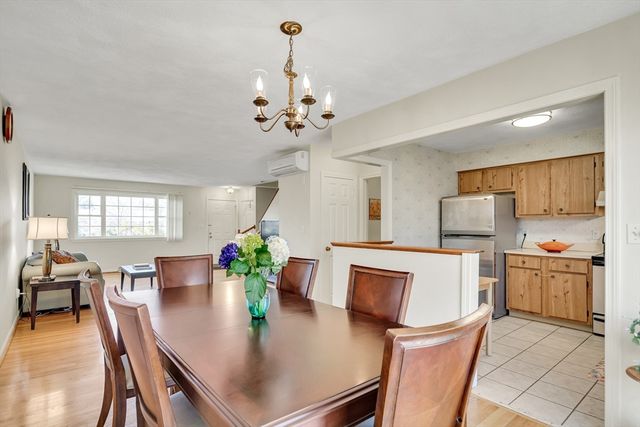 19 April Ln 19, Lexington, MA 02421