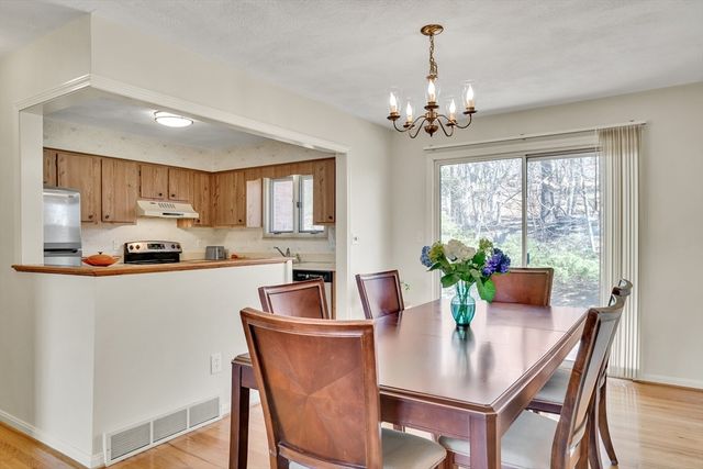 19 April Ln 19, Lexington, MA 02421