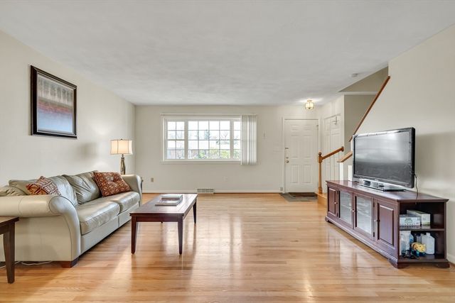 19 April Ln 19, Lexington, MA 02421