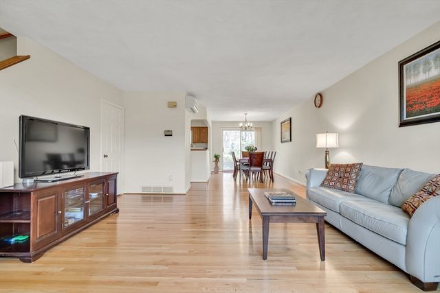 19 April Ln 19, Lexington, MA 02421