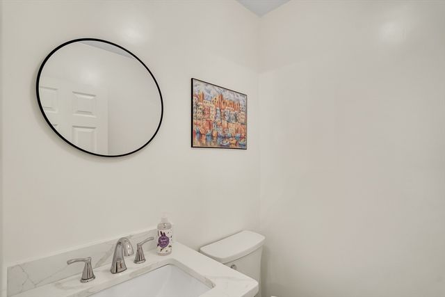 19 April Ln 19, Lexington, MA 02421