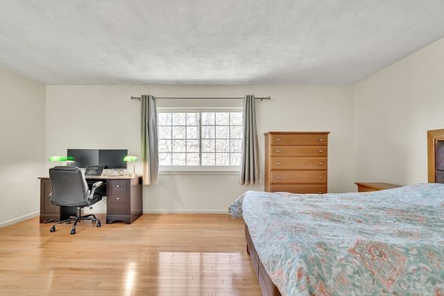 19 April Ln 19, Lexington, MA 02421