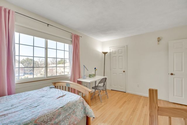 19 April Ln 19, Lexington, MA 02421