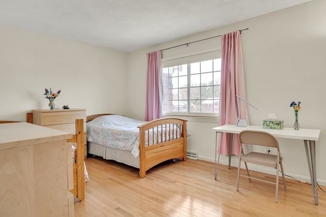 19 April Ln 19, Lexington, MA 02421