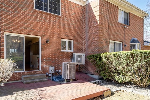 19 April Ln 19, Lexington, MA 02421