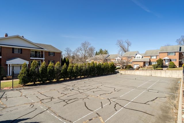 19 April Ln 19, Lexington, MA 02421