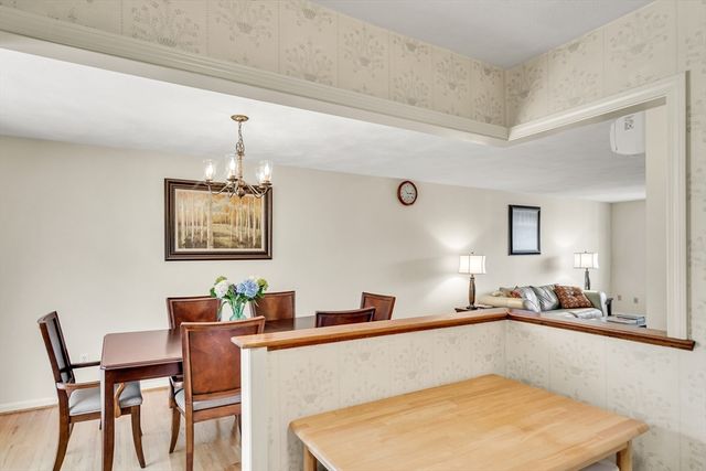 19 April Ln 19, Lexington, MA 02421