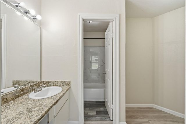 18800 Egret Bay Boulevard 1007, Webster, TX 77058