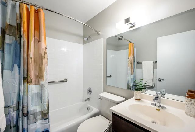 5600 N Sheridan Road 3D, Chicago, IL 60660