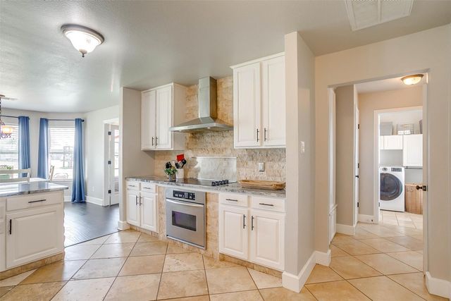 101 Springfield Lane, Red Oak, TX 75165