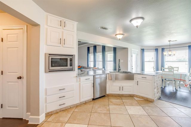 101 Springfield Lane, Red Oak, TX 75165
