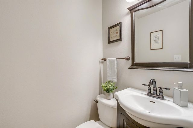 101 Springfield Lane, Red Oak, TX 75165