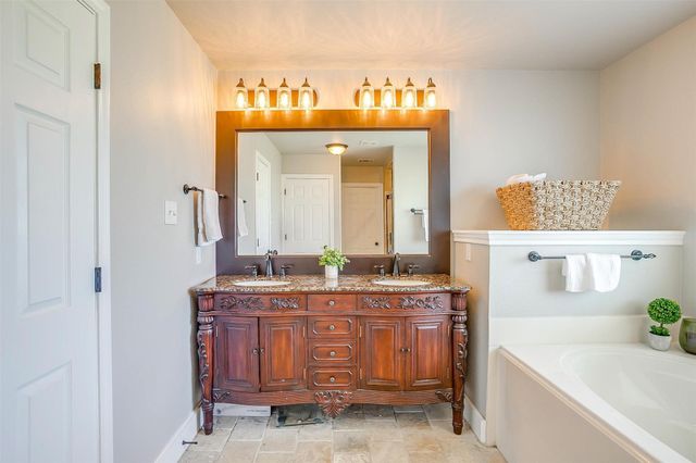 101 Springfield Lane, Red Oak, TX 75165