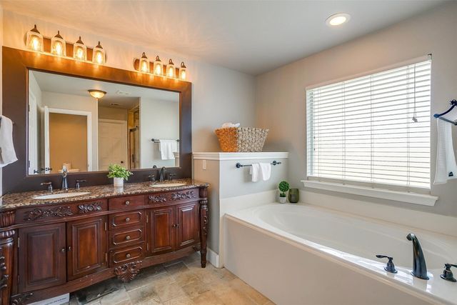 101 Springfield Lane, Red Oak, TX 75165