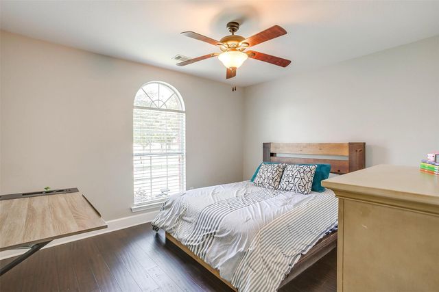 101 Springfield Lane, Red Oak, TX 75165