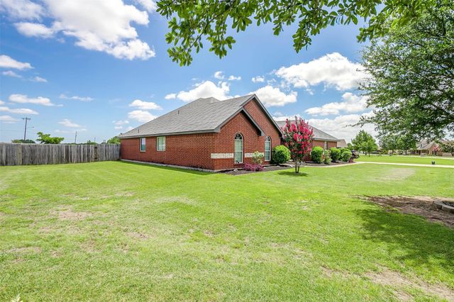 101 Springfield Lane, Red Oak, TX 75165