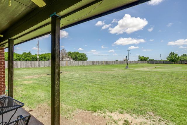 101 Springfield Lane, Red Oak, TX 75165