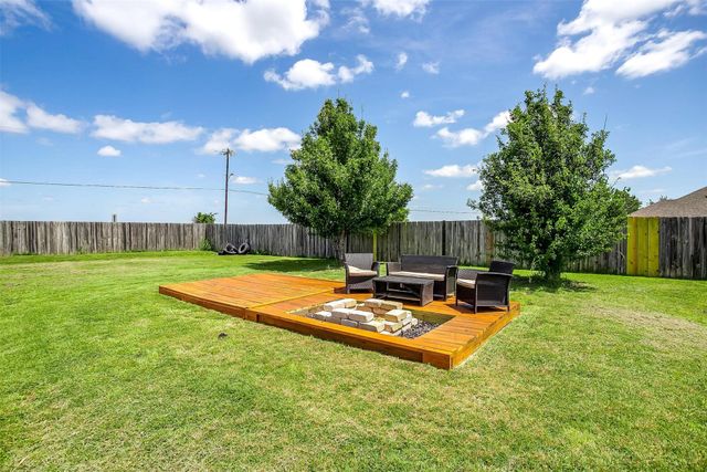101 Springfield Lane, Red Oak, TX 75165