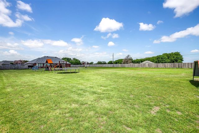 101 Springfield Lane, Red Oak, TX 75165