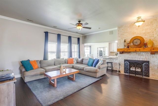 101 Springfield Lane, Red Oak, TX 75165