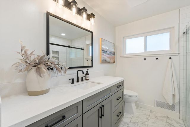 5808 O St, Sacramento, CA 95819