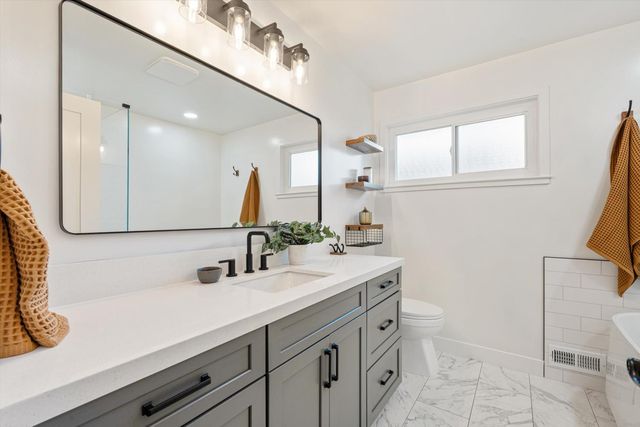 5808 O St, Sacramento, CA 95819