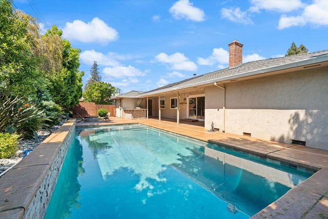 5808 O St, Sacramento, CA 95819