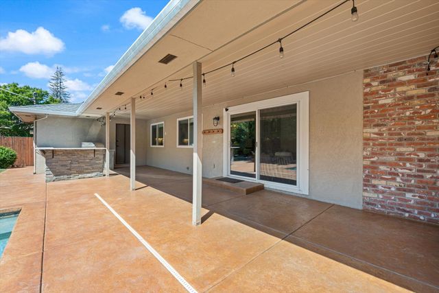 5808 O St, Sacramento, CA 95819