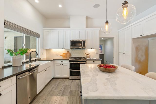 5808 O St, Sacramento, CA 95819