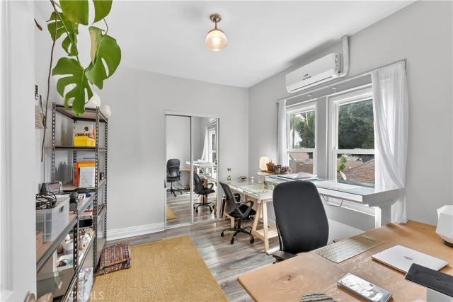 201 W 49th, Los Angeles, CA 90037