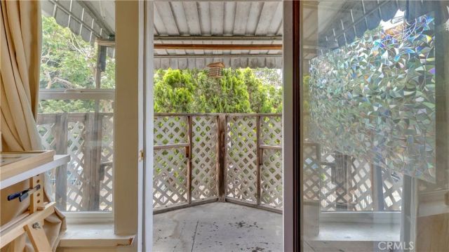 201 W 49th, Los Angeles, CA 90037