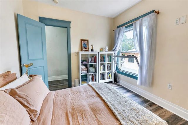 201 W 49th, Los Angeles, CA 90037