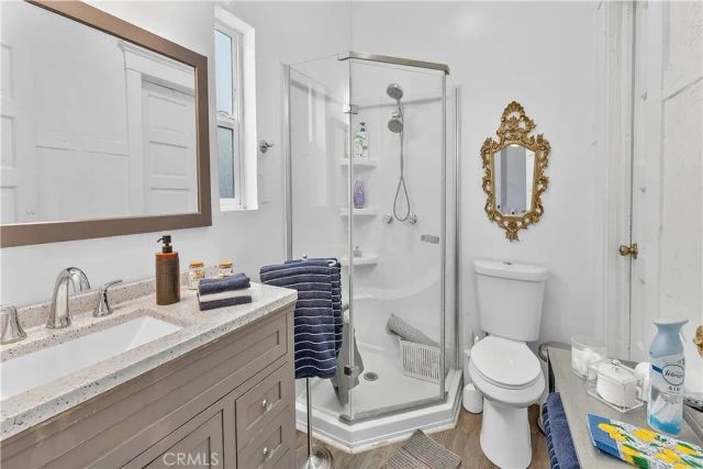 201 W 49th, Los Angeles, CA 90037