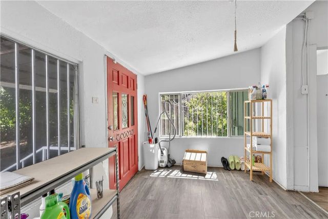 201 W 49th, Los Angeles, CA 90037
