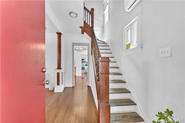 201 W 49th, Los Angeles, CA 90037