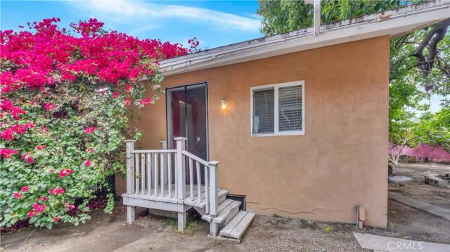 201 W 49th, Los Angeles, CA 90037