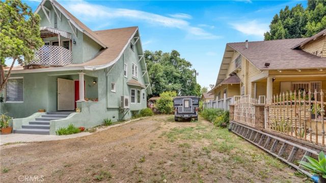 201 W 49th, Los Angeles, CA 90037