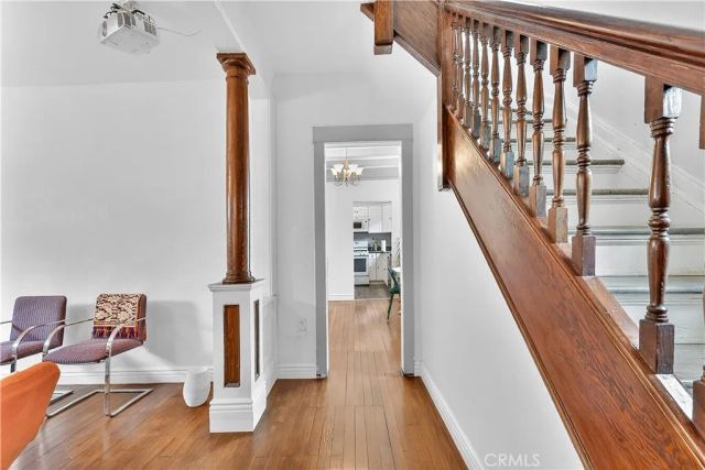 201 W 49th, Los Angeles, CA 90037