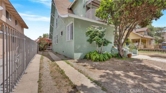 201 W 49th, Los Angeles, CA 90037