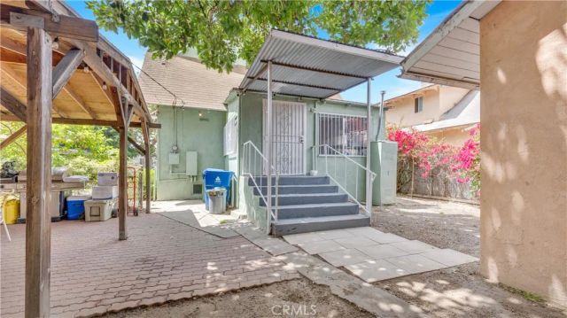 201 W 49th, Los Angeles, CA 90037