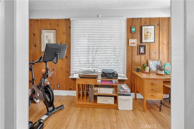 201 W 49th, Los Angeles, CA 90037