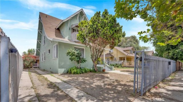 201 W 49th, Los Angeles, CA 90037