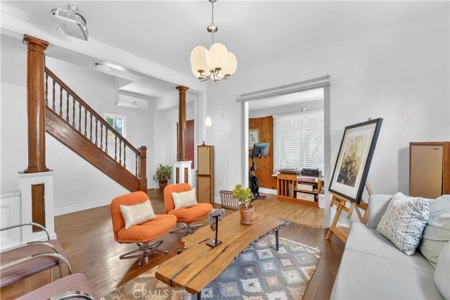 201 W 49th, Los Angeles, CA 90037