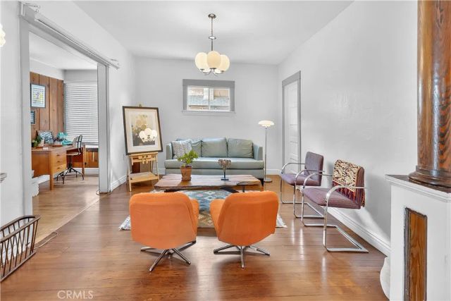 201 W 49th, Los Angeles, CA 90037