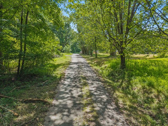 542 Woodland Dr, Clarksville, TN 37043